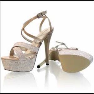 Marc Defang Heels 4” size 7